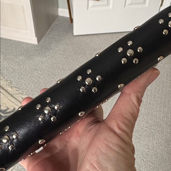 Coach New York Black Zip Around Accordion Wallet with Gold Studs - Picture 6 of 12